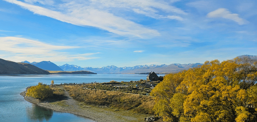 Autumn colours at Lake Tekapo